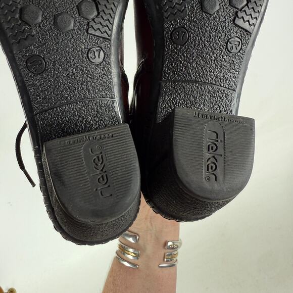 Rieker Rebecca Boots Women's 6.5 Burgundy Leather Pull On Block Heel Side Zip - Picture 9 of 10